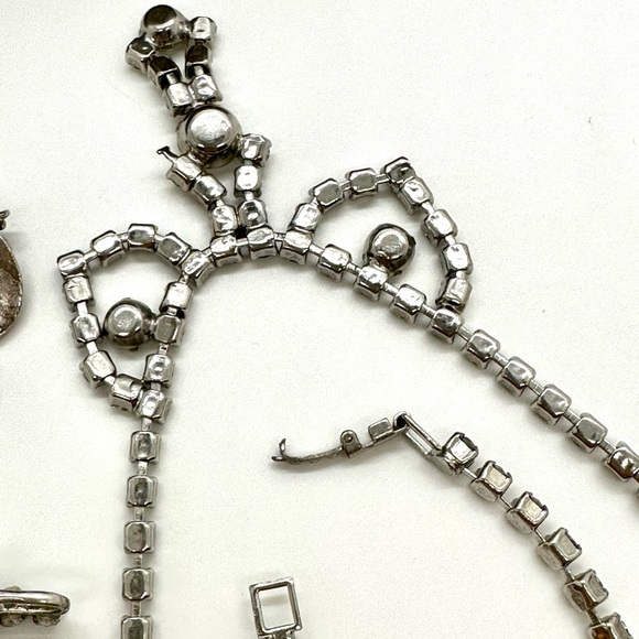 Antique Deco Rhinestone Necklace & Earrings - Picture 5 of 13